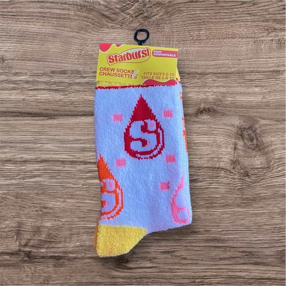 NEW Starburst Cozy Comfortable White Crew Socks Shoe Sizes 5-10 Fluffy Novelty